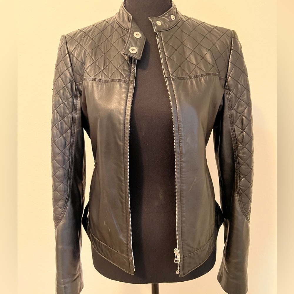 Moda Black leather jacket